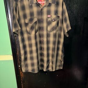 Dixxon  The Corp Men’s Short Sleeve Plaid Work Shirt - Black/Tan